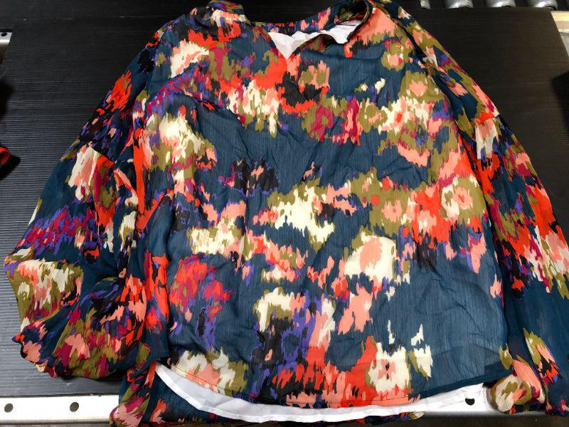 Photo 1 of WOMENS BLOUSE
LARGE