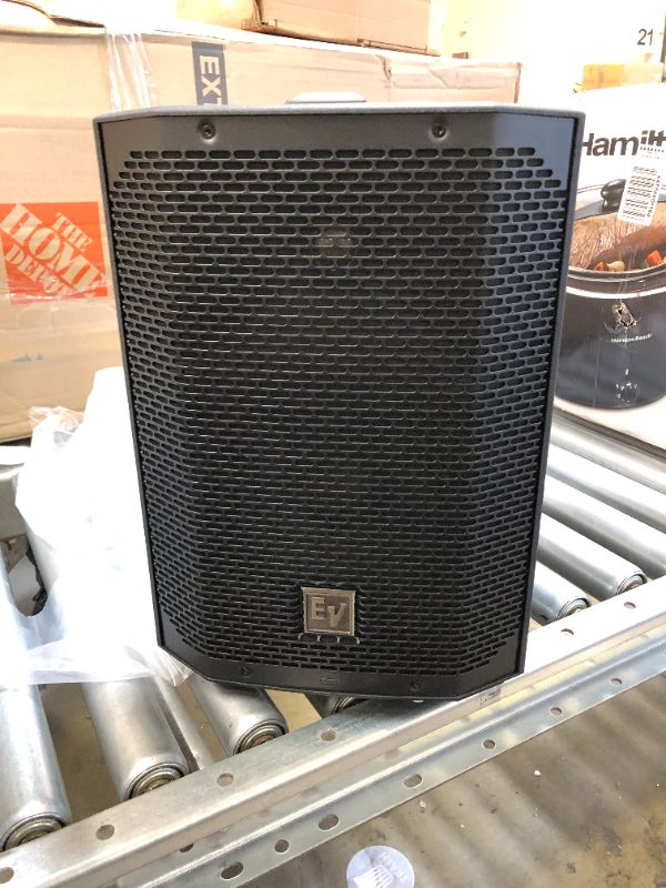 Photo 2 of Electro-Voice EVERSE 8 8" 2-Way Battery Powered Loudspeaker with Bluetooth, Automatic Feedback Suppression, and Music Ducking, Black
