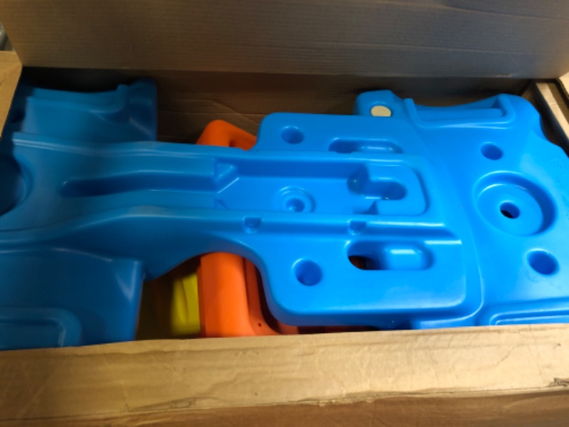 Photo 2 of Step2 Car Wash Splash Center, Kids Outdoor Water Table Toy, Pretend Play Car Wash Toy, Blue/Orange