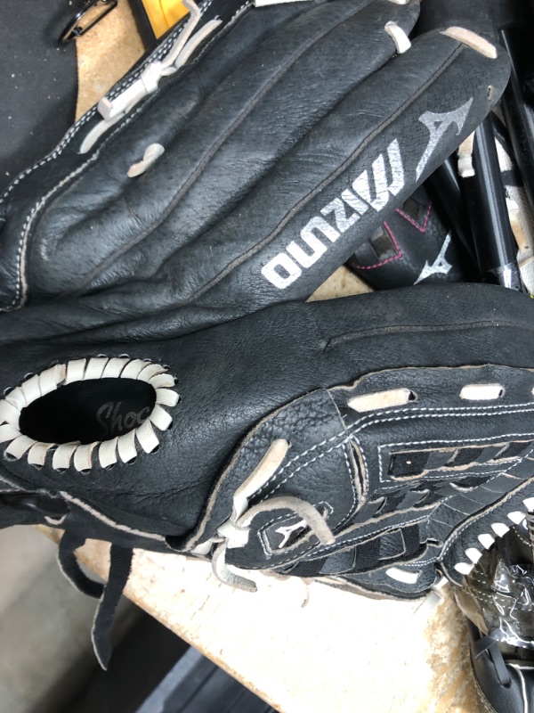 Photo 2 of **thread missing**
Mizuno 14" Black Pro RH Throw Performance Baseball Softball Glove GSH1403 Shadow
