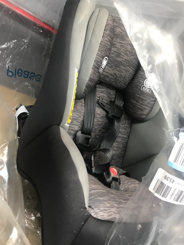 Photo 3 of Cosco Mighty Fit 65 DX Convertible Car Seat (Heather Onyx Gray)