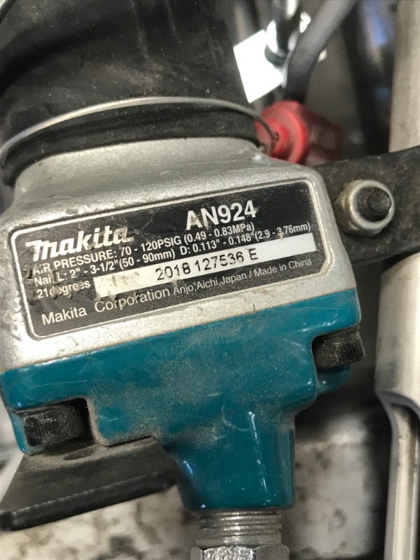 Photo 3 of **NONREFUNDABLE**FOR PARTS OR REPAIR**SEE NOTES**
Makita Pneumatic 3-1/2 in. 21° Full Round Head Corded Framing Nailer