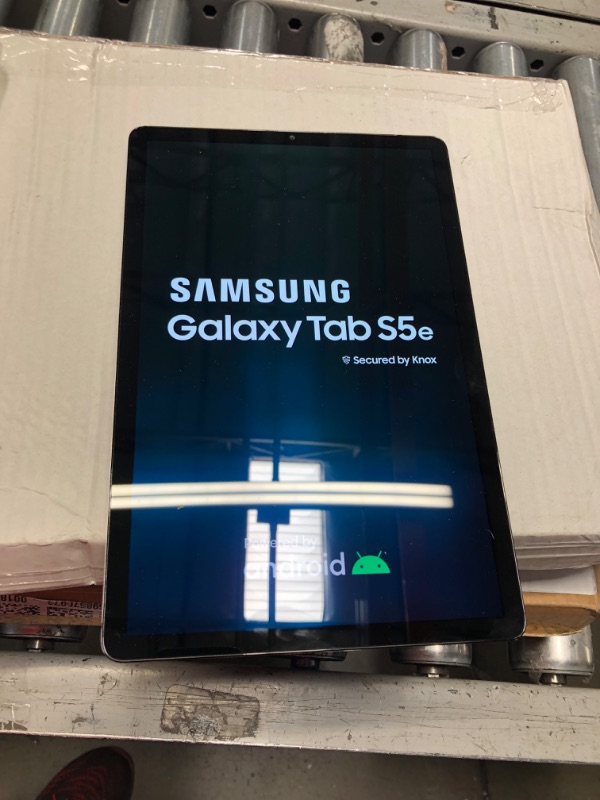 Photo 1 of Samsung Galaxy Tab S5e, 10.5inch, 64GB, WIFI + 4G Unlocked All Carriers - Silver
