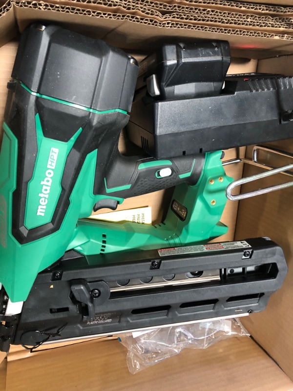 Photo 2 of ***SEE NOTES*** Bundle of Metabo HPT Cordless 18V MultiVolt™ Framing Nailer Kit + Metabo HPT Framing Nails | 20302SHPT NR1890DRST w/ Framing Nails (1,000 Count)