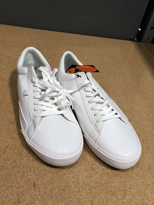 Photo 1 of LUGZ WHITE SNEAKERS
SIZE 11 M