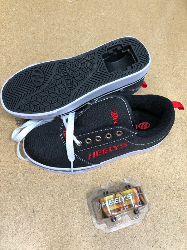 Photo 2 of Heelys GR8 PRO 20 Youth's Skate Shoes
SIZE 3 YOUTH