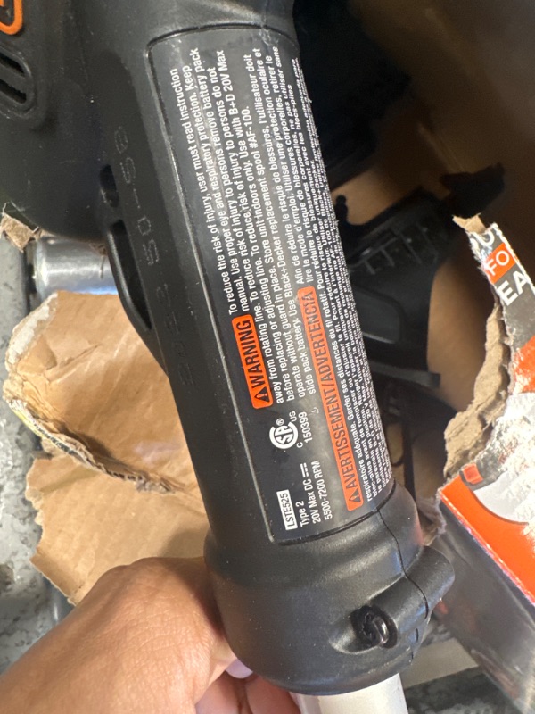 Photo 4 of ***USED - BATTERY AND STRING MISSING - UNABLE TO TEST - DIRTY***
BLACK+DECKER LSTE525 20V MAX Lithium Easy Feed String Trimmer/Edger with 2Batteries WITH BLACK+DECKER AF-100-3ZP 30ft 0.065" Line String Trimmer Replacement Spool, 3-Pack