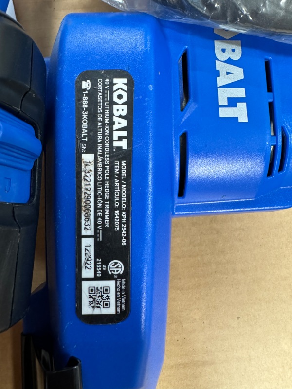 Photo 1 of *UNTESTED** Kobalt Taille-haie Sans Fil Kobalt Avec Perche, 40 V, 20 Po, Bleu KPH 2541-06
