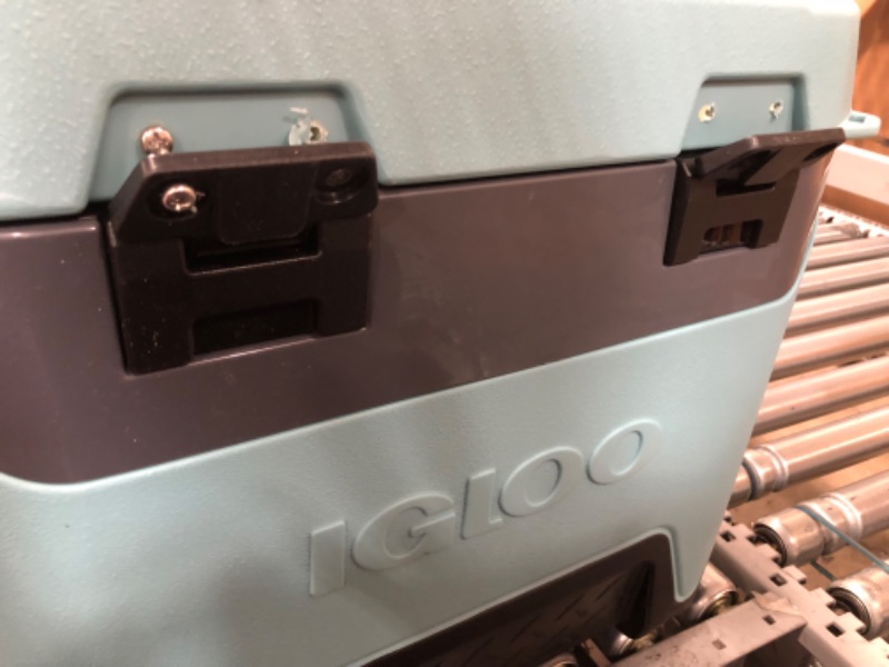 Photo 1 of **see notes**Igloo BMX Hard Coolers (25-72QT) 25 QT Celadon