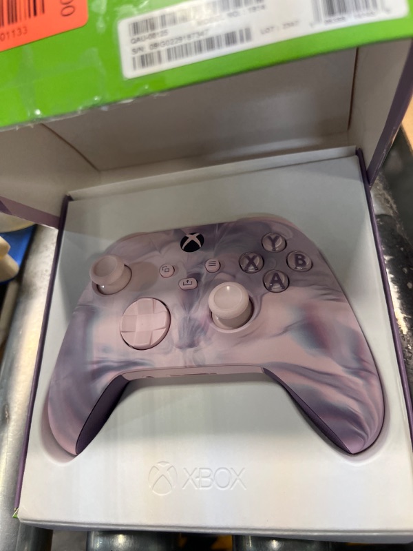 Photo 1 of Xbox Series X|S Wireless Controller 