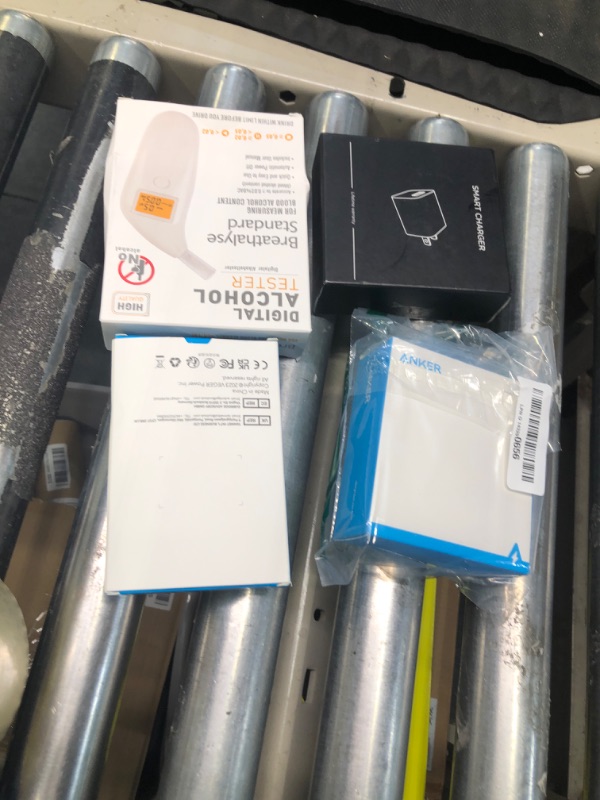 Photo 1 of BUNDLES/ NO  RETURNS****
