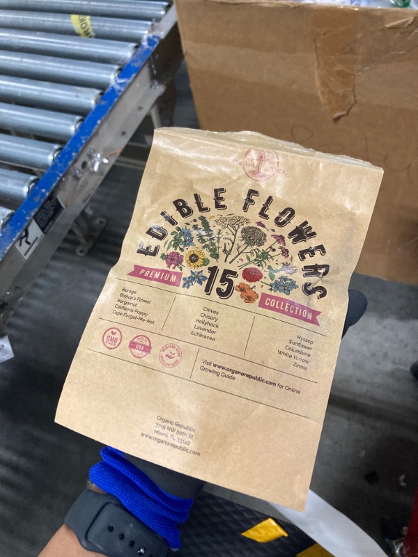 Photo 2 of 15 Edible Flower Seeds Variety Pack for Planting Indoor & Outdoors. 2900+ Non-GMO Heirloom Flower Garden Seeds: Borage, Bishop's Flower, Chicory, Chives, Hyssop, Echinacea, Lavender Seeds & More