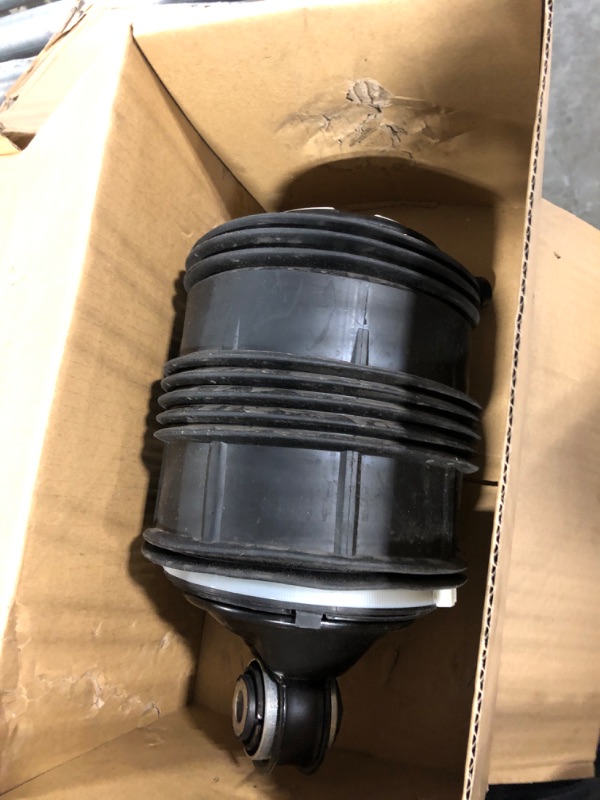 Photo 1 of ** left air spring has damage**
LUFASODERLING Rear Left Right Air Suspension Spring Bag Compatible with Mercedes Benz W211 W219 2003-2011 E350 E550 E55 AMG CLS350 CLS500 CLS550 CLS55 AMG 2113200725 2113200825(W/O ABC & 4MATIC)