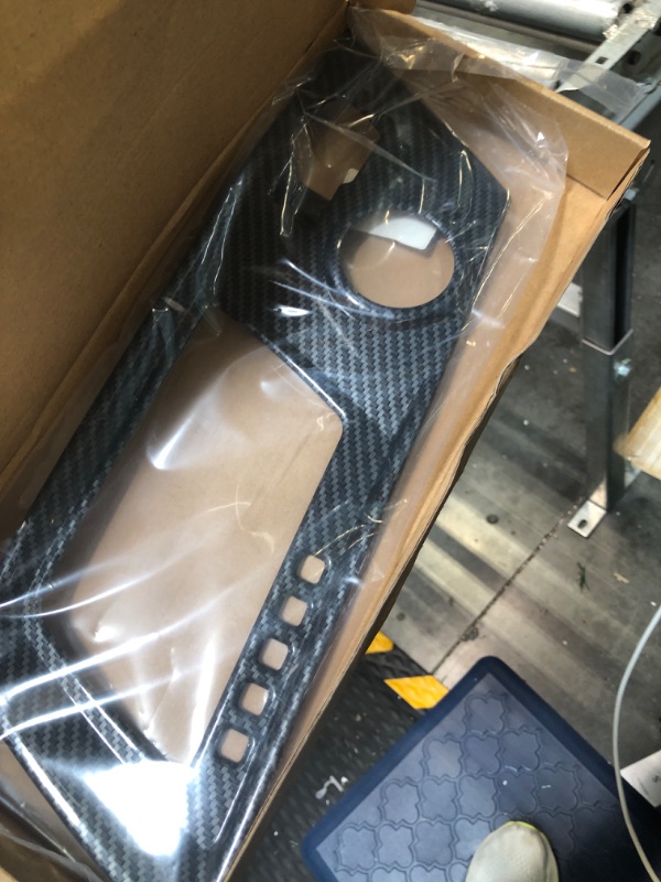 Photo 1 of Carbon Fiber Look Control Gears Panel Protective Cover For Chevrolet Corvette C7 Z06 Z51 ZR1 Stingray Grand Sport 2014 2015 2016 2017 2018 2019 Interior Accessories Shift Box Trim Manual Gear (Black)