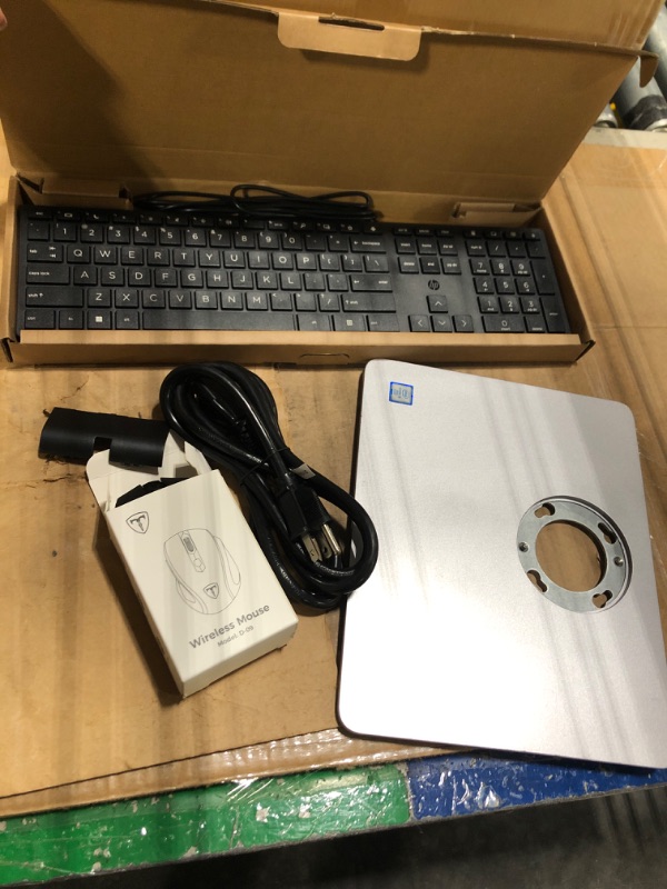 Photo 1 of **** SCREEN CRACKED**** *** FOR PARTS ONLY ** NO RETUNRS***
HP EliteDisplay E27 G4 27 Inch IPS LED Backlit Monitor, FHD 1920 x 1080, Blue Light Filter, HDMI, VGA, DisplayPort, Black
