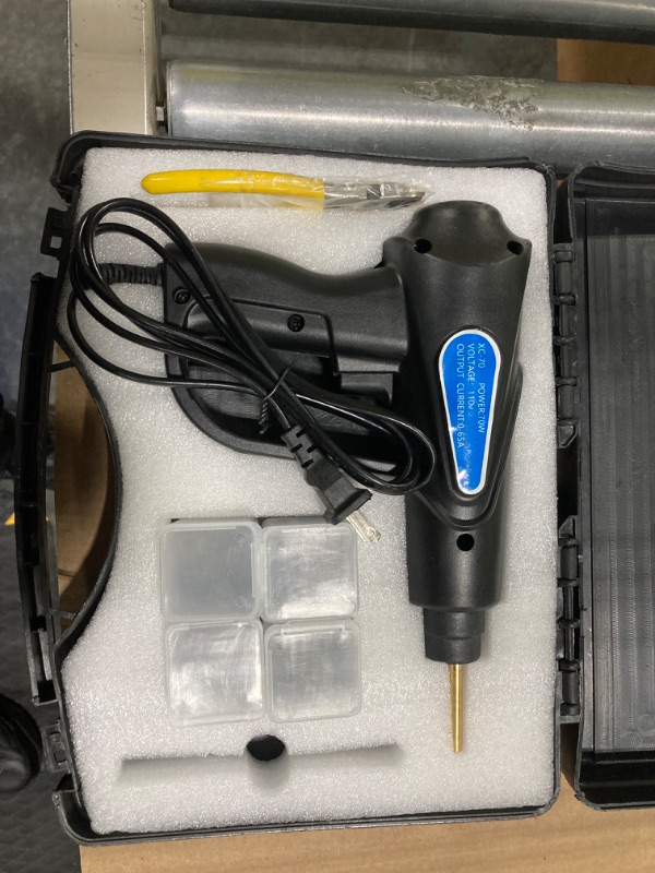 Photo 2 of 70W Hot Staplers Plastics Welding Machine Car tool PVC Welder Gun Soldering Iron For Plastic Auto Bumper Repair Kit for Workshop
***No box cutter*** ***No latches on the carrying case*** 