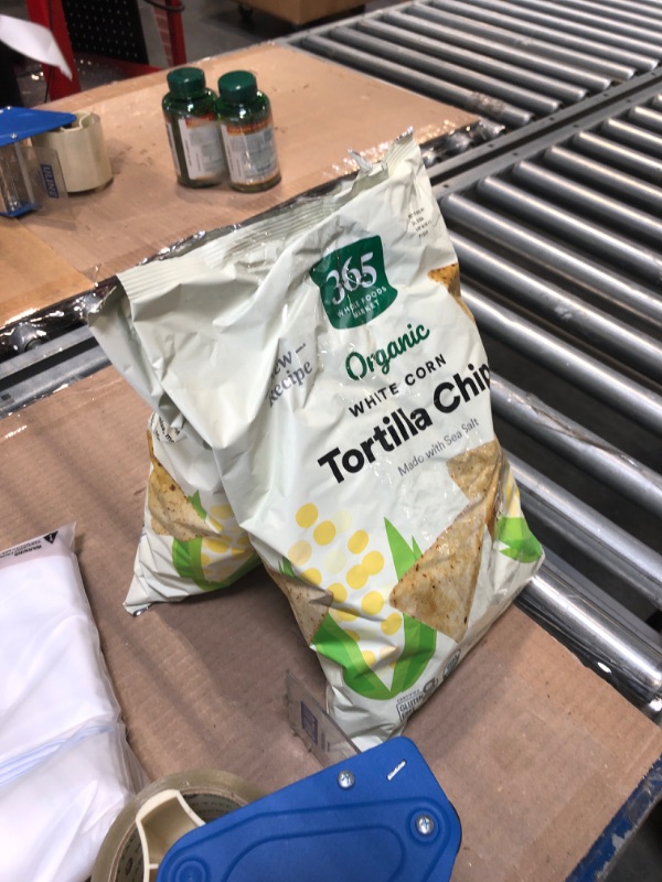 Photo 2 of 365 by Whole Foods Market, Organic White Corn Tortilla Chips, 12 Ounce White Corn 12 Ounce (Pack of 2)