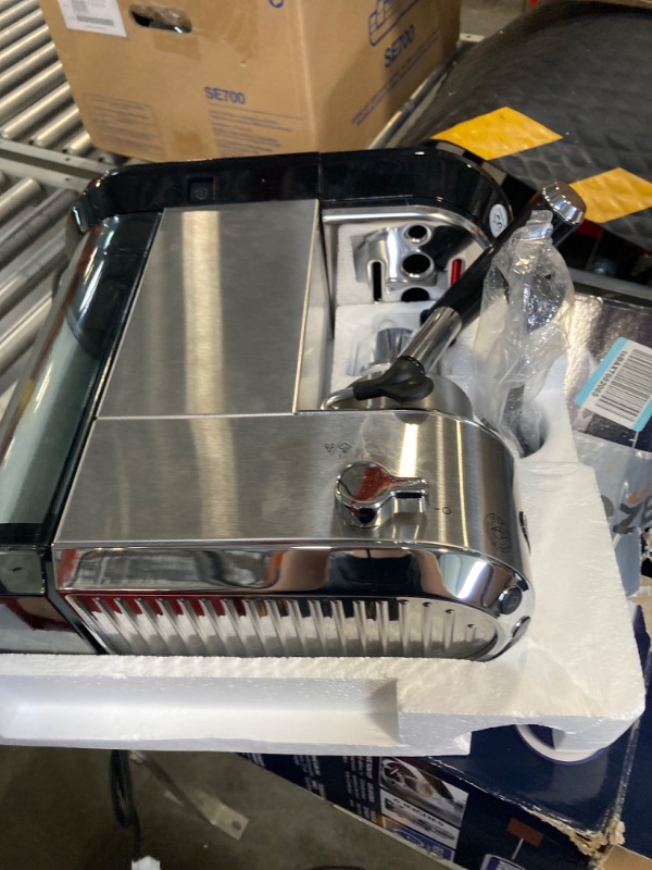 Photo 3 of ****USED***FOR PARTS ONLY***SOLD AS IS ALL SALES ARE FINAL***NO RETURNS***The water tank is cracked and leaks. The pump does not work.*** De'Longhi Dedica 15-Bar Pump Espresso Machine