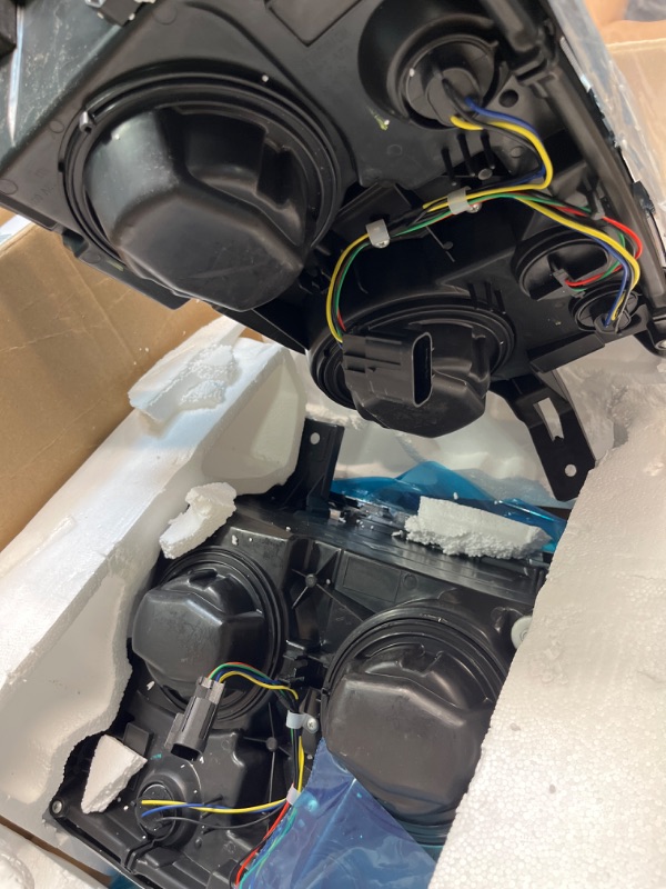 Photo 1 of ****DAMAGED BRACKET/HARDWARE// SOLD AS PARTS ALL SALES FINAL**** 
for 2014 2015 Chevy Silverado 1500 Headlight Assembly Halogen Factory OE Style Chrome Housing with Amber Reflector Left and Right Pair OE Replacement A-Chrome Housing Amber Reflector Clear 