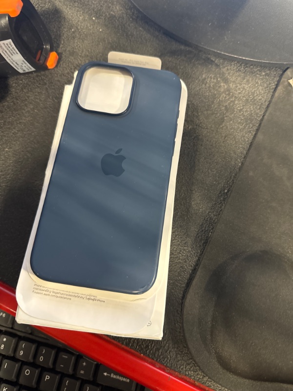 Photo 2 of ****USED***CRACKED AT THE TOP RIGHT CORNER***Play Video
Click to see more videos
Apple iPhone 15 Pro Max Silicone Case with MagSafe - Storm Blue