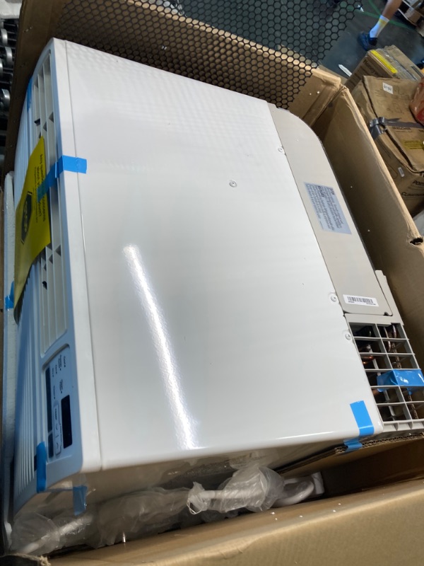 Photo 5 of ****USED** LG 11,800 BTU Through the Wall Air Conditioner, 230/208V, Cools up to 440 Sq. Ft. for Bedroom, Living Room, Apartment, with Remote, 3 Cool & Fan Speeds, Wall AC Unit, White 12000 BTU Cool Only 230V