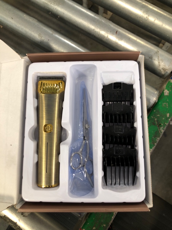 Photo 3 of ** missing charger**
oneisall Dog Clippers for Grooming for Heavy Thick Coat, 2 Speed Low Noise Dog Grooming Kit Rechargeable Cordless Dog Trimmers with Metal Blade for Dogs,Pets