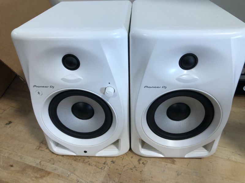 Photo 9 of Pioneer DJ DM-50D-BT-W 5-inch Desktop Active Monitor Speaker Pair with Bluetooth - White