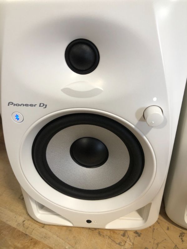 Photo 8 of Pioneer DJ DM-50D-BT-W 5-inch Desktop Active Monitor Speaker Pair with Bluetooth - White