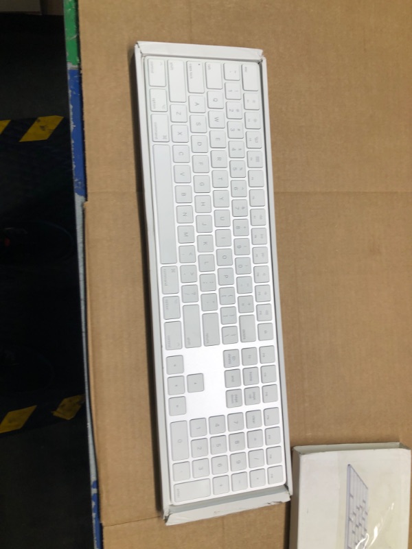 Photo 3 of Apple Magic Wireless Keyboard with Numeric Keypad - US English (Renewed)