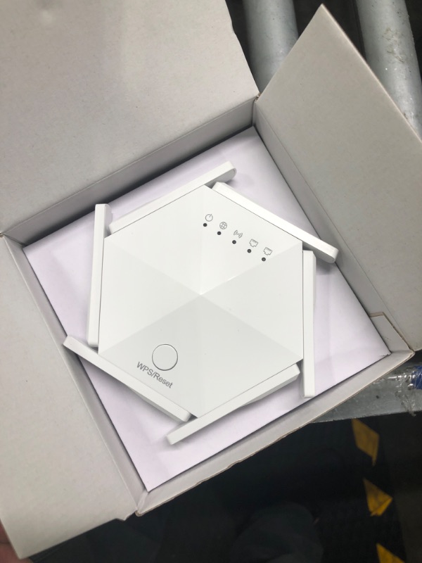 Photo 1 of 2024 WiFi Extender Signal Booster for Home Powerful 6 Antennas WiFi Booster, Up to 10000 sq.ft Coverage, 1200Mbps Dual Band 5GHz/2.4GHz Long Range Wireless Internet Booster WiFi Repeater Powerful 6 Antennas [White]