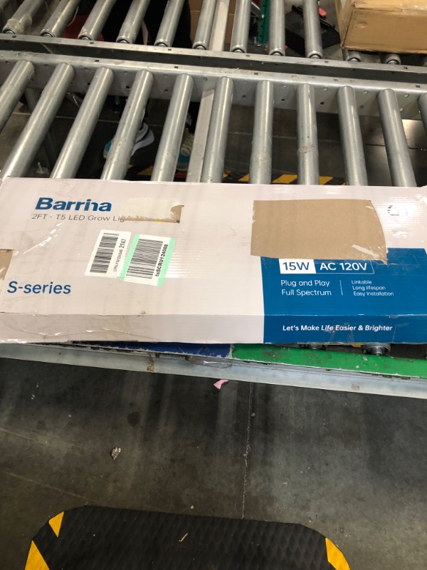 Photo 1 of (Pack of 6) Barrina LED T5 Integrated Single Fixture