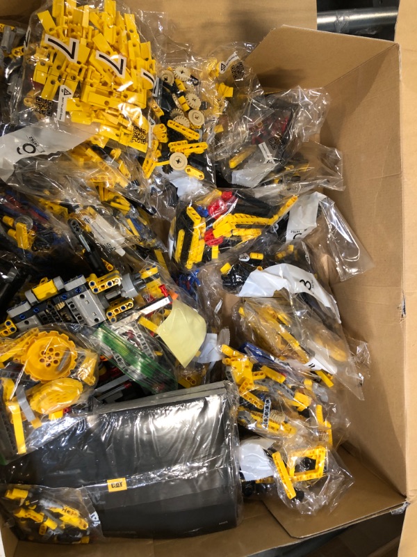 Photo 3 of ***SELLING FOR PARTS*** LEGO Technic App-Controlled Cat D11 Bulldozer 42131 Building Set for Adults (3,854 Pieces) Standard Packaging