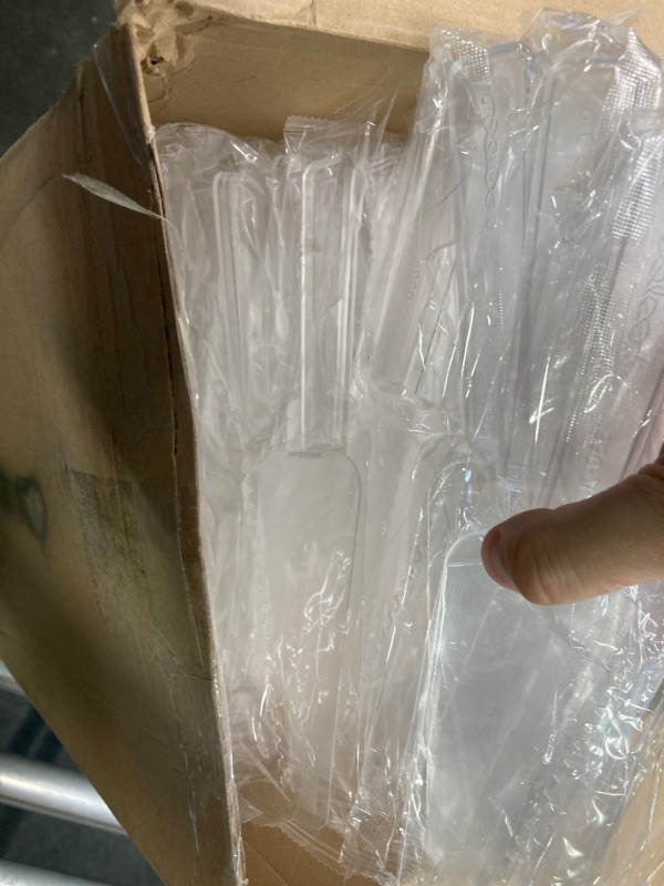 Photo 1 of 200 Pieces Disposable Plastic Cake Cutter Plastic Cake Server Cutting Plastic Spatula Plastic Knives Pie Pizza Pastry Slicer Serving Utensils for Kitchen Wedding (Clear) Clear 200