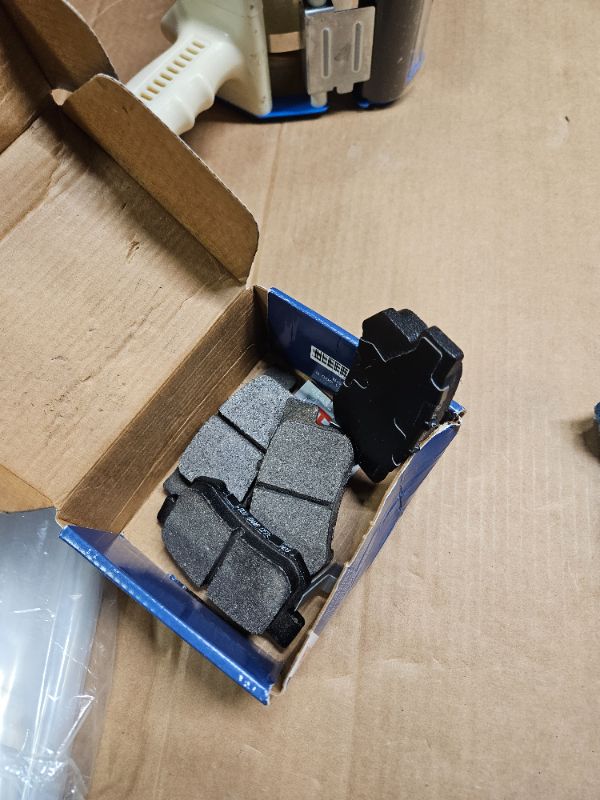 Photo 1 of BOSCH BE537 Blue Ceramic Disc Brake Pad Set - Compatible With Select Acura CL, CSX, ILX, RSX, TL, TSX, Vigor; Honda Accord, Civic, CR-Z, Prelude, S2000; Suzuki Kizashi, SX4; REAR