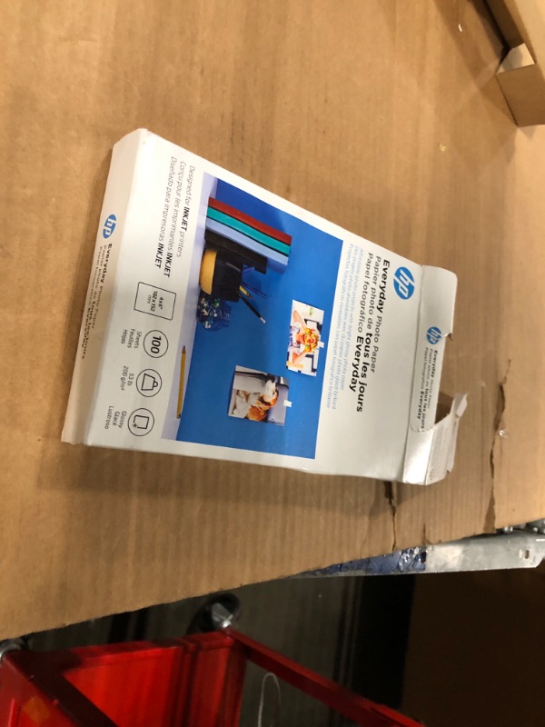 Photo 1 of HP Everyday Glossy Photo Paper 100 Sheets - CR759A