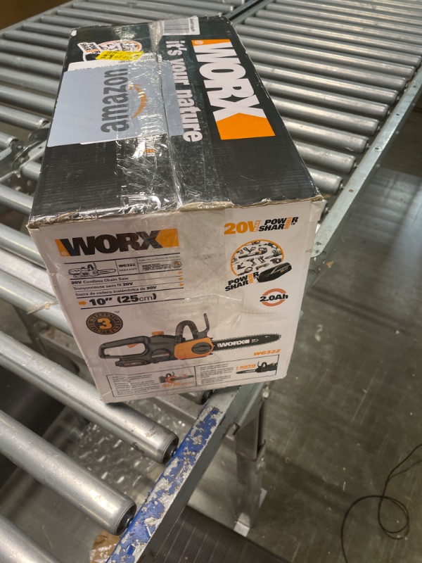 Photo 3 of WORX WG322 20V Power Share 10" Cordless Chainsaw with Auto-Tension 20V 10" Chainsaw