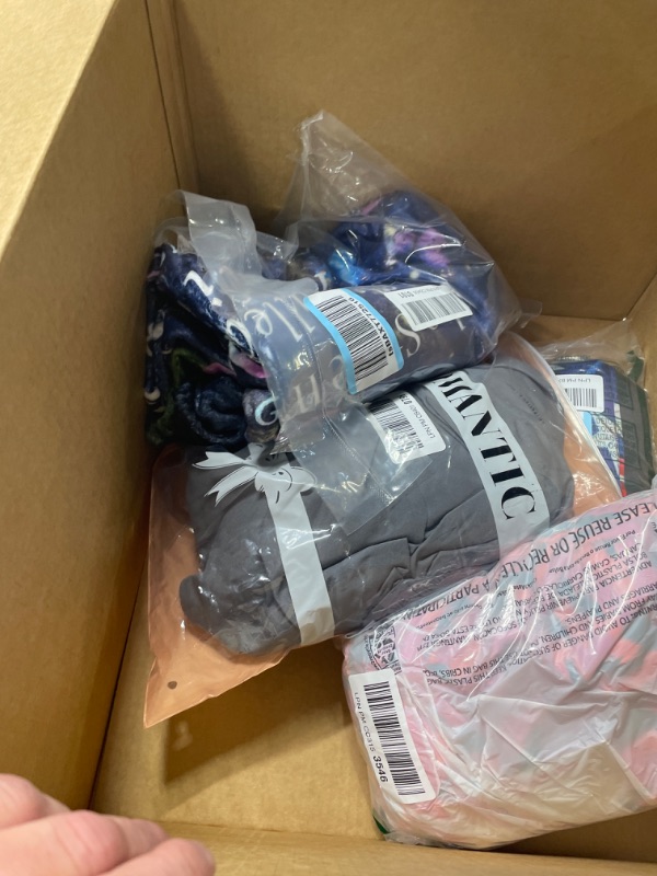 Photo 1 of ***BUNDLED BAG OF  ***
