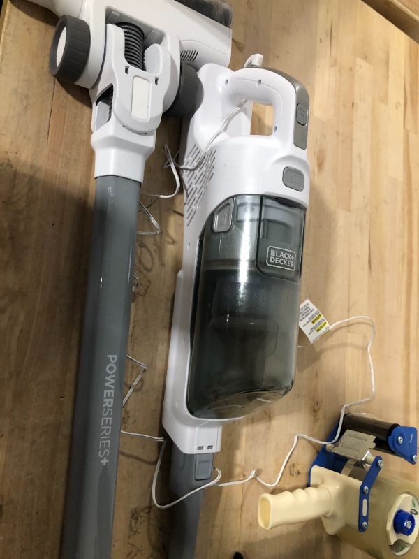 Photo 5 of *** ***NON FUNCTIONAL//SOLD AS PARTS ALL SALES FINAL*** ***
BLACK+DECKER POWERSERIES+ 16V MAX Cordless Stick Vacuum with LED Floor Lights, Lightweight, Multi-Surface, White (BHFEA420J) 16V Vacuum