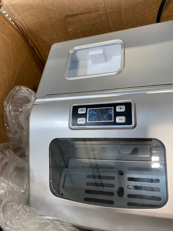 Photo 3 of ****USED** FRIGIDAIRE EFIC452-SS 40 Lbs Extra Large Clear Maker, Stainless Steel, Makes Square Ice
