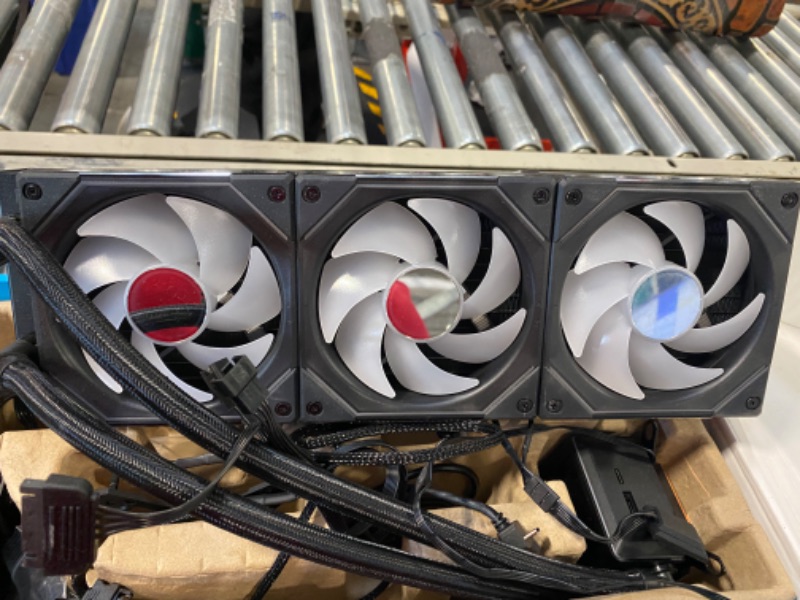 Photo 5 of ****USED**MISSING CORD**Lian Li GA II LCD 360MM AIO - Asetek 8th Gen - 2.88” IPS LCD screen liquid cooler - Screen recording for videos and photos - Pre-installed daisy-chained ARGB fans or UNI FAN SL-INF fans (GA2ALCD36INB)
