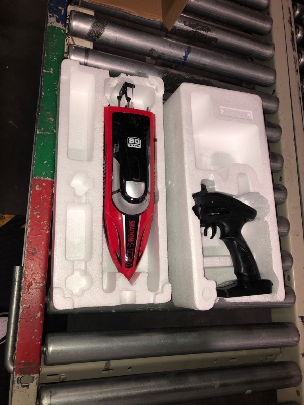 Photo 1 of ***NOT FUNCTIONAL*******SELLING AS PARTS NO RETURNS***

ALPHAREV RC Boat - R208 20+ MPH Fast Remote Control Boat for Pool & Lake, 2.4GHz RC Boats for Adults & Kids, RC Speed Boat with Rechargeable Battery, Summer Outdoor Water Toys Birthday Gifts for Boys