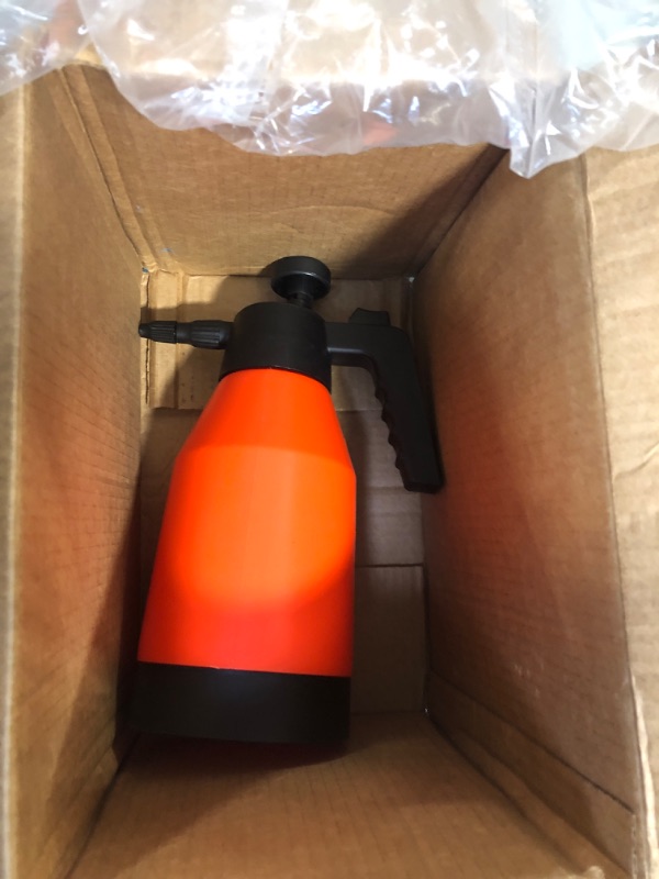 Photo 3 of ****USED**MyLifeUNIT Hand Pressure Sprayer, Spray Bottle with Adjustable Pressure Nozzle for Plants, 35OZ
