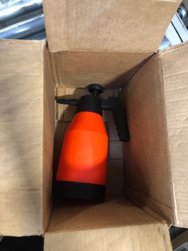 Photo 4 of ****USED**MyLifeUNIT Hand Pressure Sprayer, Spray Bottle with Adjustable Pressure Nozzle for Plants, 35OZ
