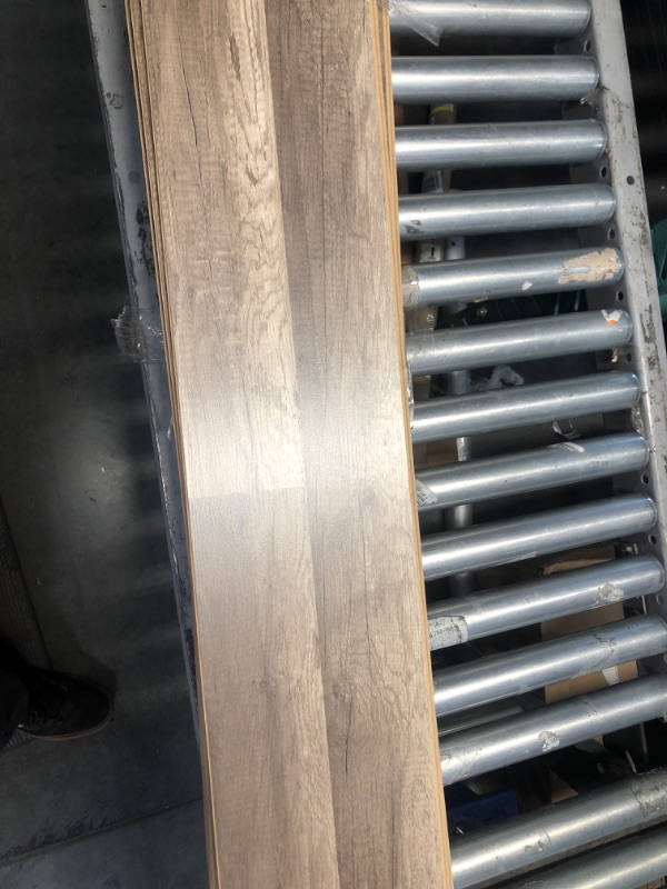 Photo 3 of **NONREFUNDABLE**FOR PARTS OR REPAIR**SEE NOTES**
Cayman Ash 4 MIL x 6 in. W x 36 in. L Grip Strip Water Resistant Luxury Vinyl Plank Flooring (24 sqft/case)
502, 12 PCS