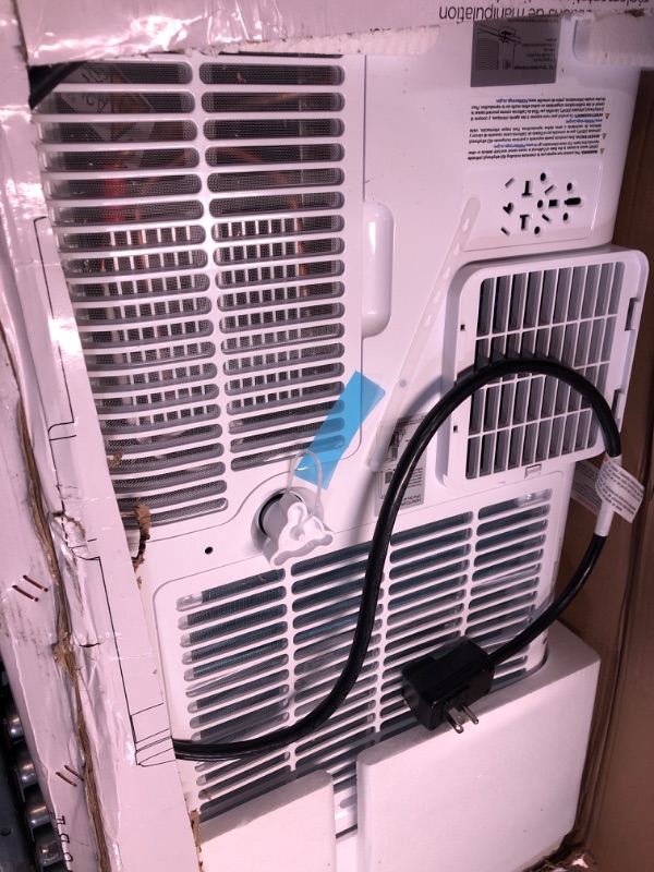 Photo 3 of **PARTS ONLY NON REFUNDABLE**READ NOTES**
14,000 BTU Portable Air Conditioners for Room Up to 700 Sq.Ft, Cool, Heat, Dehumidifier & Fan 4 in 1 Portable AC Unit