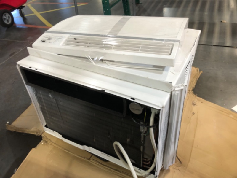 Photo 4 of **NON-REFUNDABLE** (PARTS/SCRAP) LG 24,500 BTU 208/230-Volt Window Air Conditioner Cools 1,550 Sq. Ft. with Remote in White