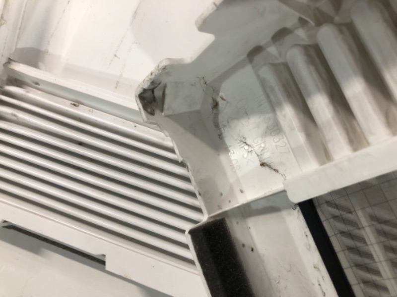 Photo 6 of ***USED - MAJOR DAMAGE - UNTESTED - SEE COMMENTS***
LG 24,500 BTU 208/230-Volt Window Air Conditioner Cools 1,550 Sq. Ft. with Remote in White