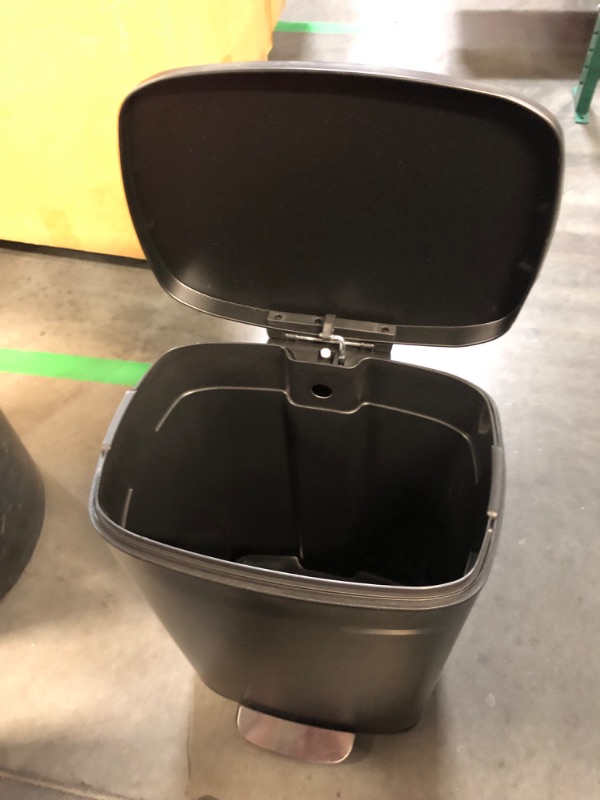 Photo 3 of ***DAMAGED - DENTED - LID WON'T SIT FLAT - SEE PICTURES***
Kitchen Trash Can with Lid for Office Bedroom Bathroom Step Trash Bin Fingerprint-Proof Garbage Bin Brushed Stainless Steel 13 Gallon / 50 Liter (Black) Black 13 G