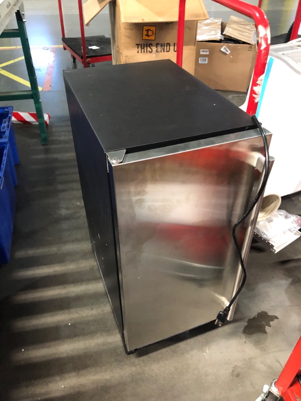 Photo 10 of ***USED - DAMAGED - UNABLE TO TEST - NO PACKAGING - SEE PICTURES***
DI50P 65Lb Premium Clear Ice Cube Maker Machine with Drain Pump Blue LED and Energy Star Built-In Undercounter or Freestanding Household Residential or Commercial Use, 15 Inch Wide, Silve