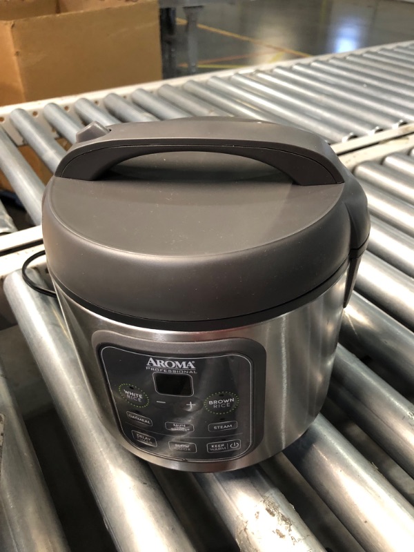 Photo 6 of ***HEAVILY USED AND DIRTY - POWERS ON - UNABLE TO TEST FURTHER - SEE PICTURES***
Aroma Housewares 1.5Qt. Rice & Grain Cooker (ARC-363NGB),Black,6-Cup Cooked / 3-Cup Uncooked